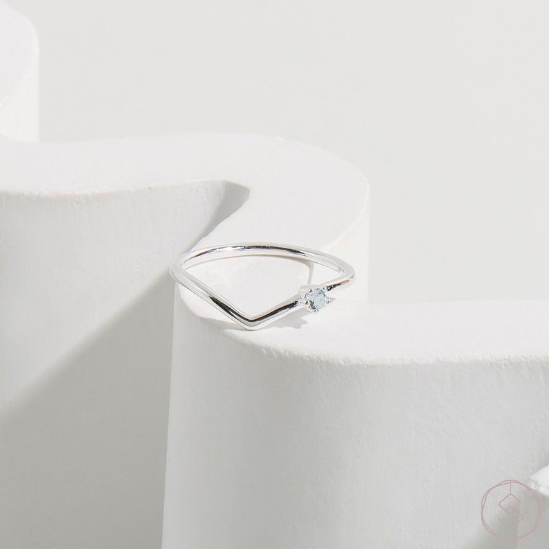 缪思MUSE | 托帕石 S925纯银 | 经典V型戒 - 戒指 - 水晶 蓝色