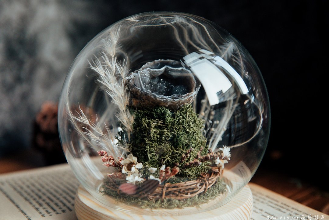 天然雷公蛋/雷公蛋水晶/水晶不凋花玻璃盅/星球不凋花玻璃盅/水晶 - 干燥花/捧花 - 水晶 绿色