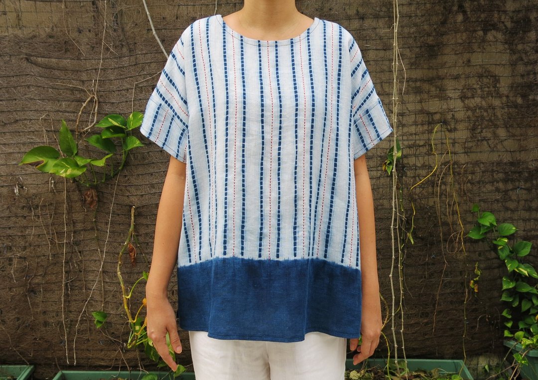 Natural Indigo with Rdd Sashiko Linen Flare Top - 女装上衣 - 棉 