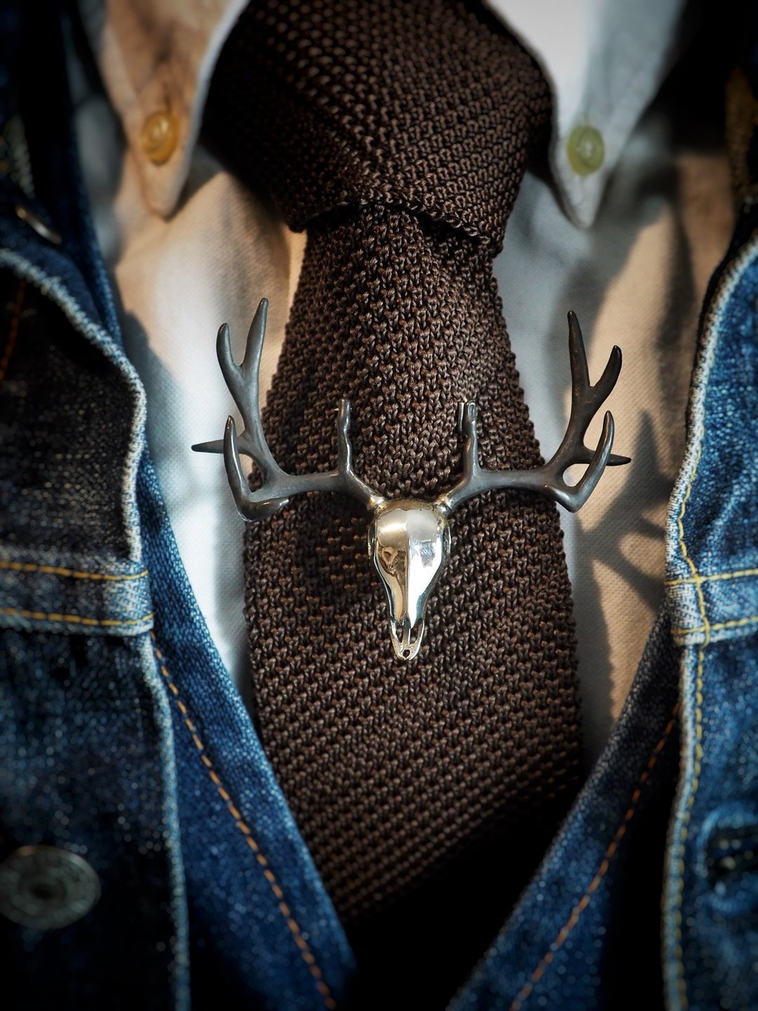 Stag Skull Brooch in White Bronze. - 胸针 - 其他金属 银色