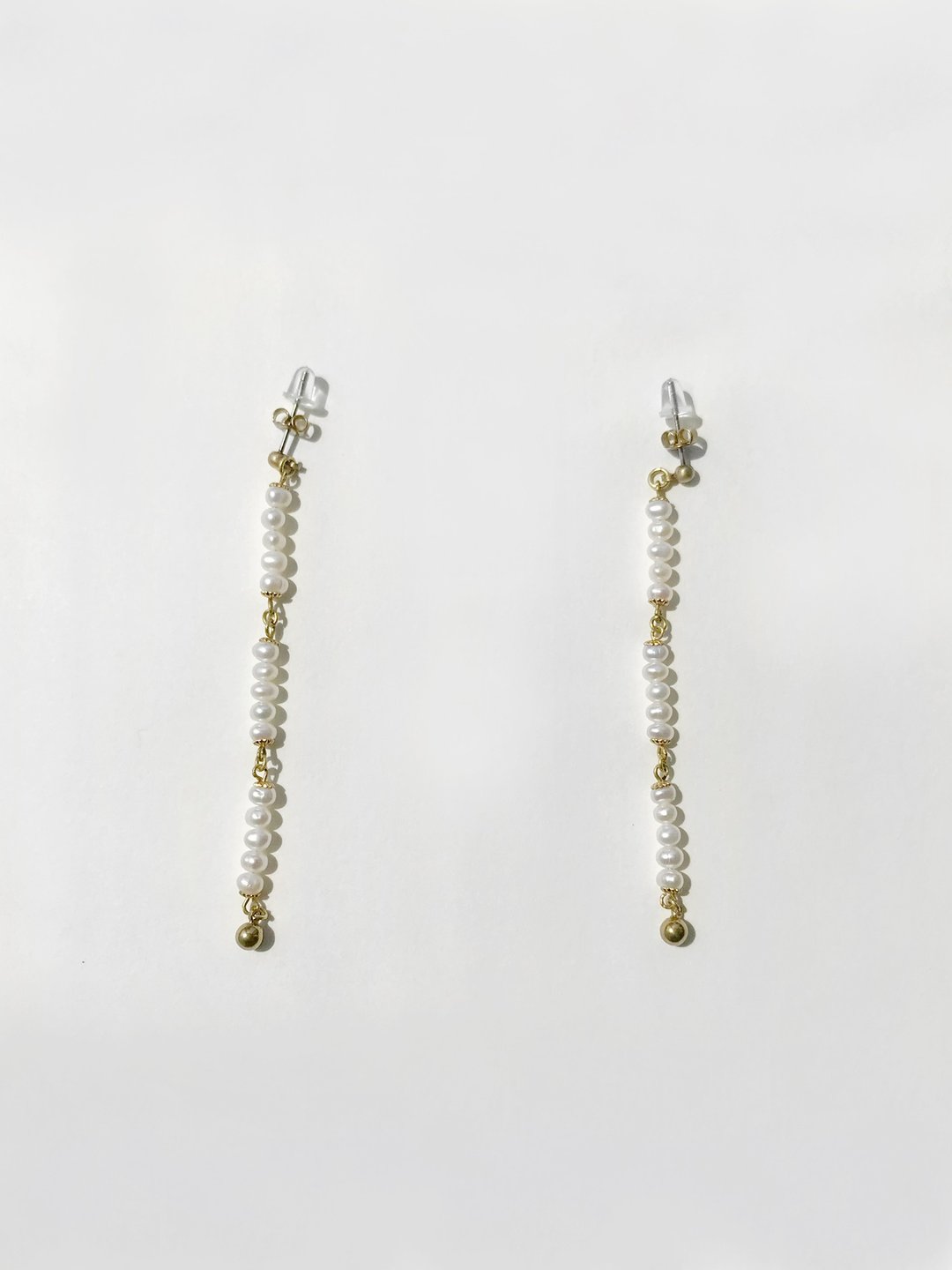 Dainty Pearl Drop Earring 迷你珍珠耳坠 - 耳环/耳夹 - 珍珠 金色