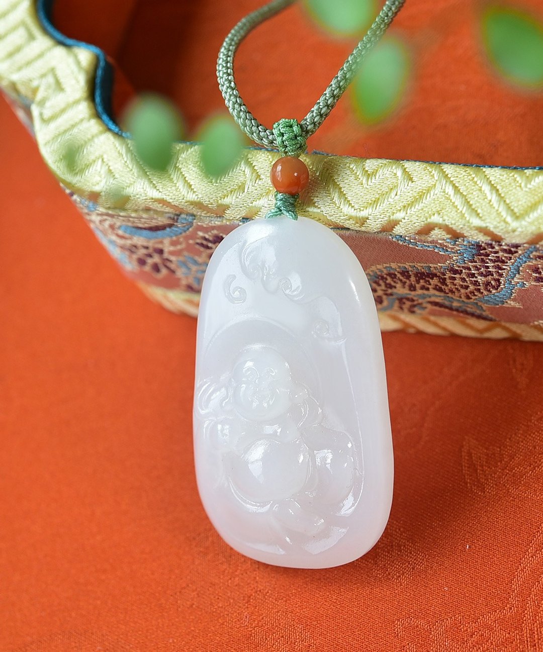 一款非常精致漂亮的和田玉羊脂玉佛吊坠寓意吉祥如意雕工精致 - 吊饰 - 玉石 