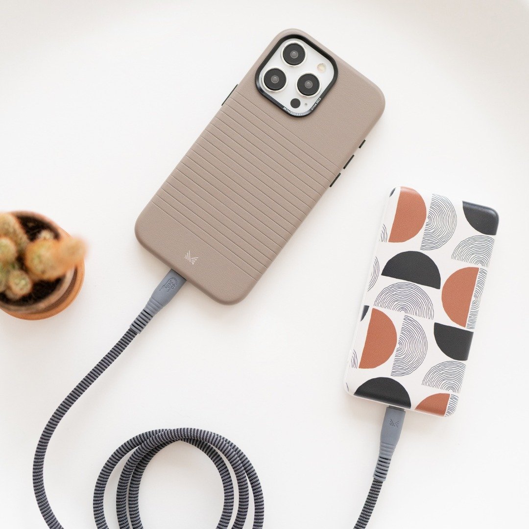 只限香港 - 10000mAh 22.5W PD3.0 QC4.0 移动电源 - 圆线图 - 手机充电及周边 - 其他金属 咖啡色