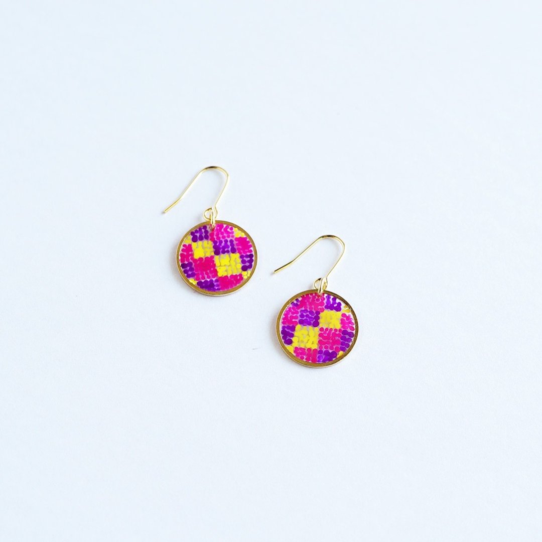 Hand-drawn earrings | Go-red frame - 耳环/耳夹 - 塑料 多色