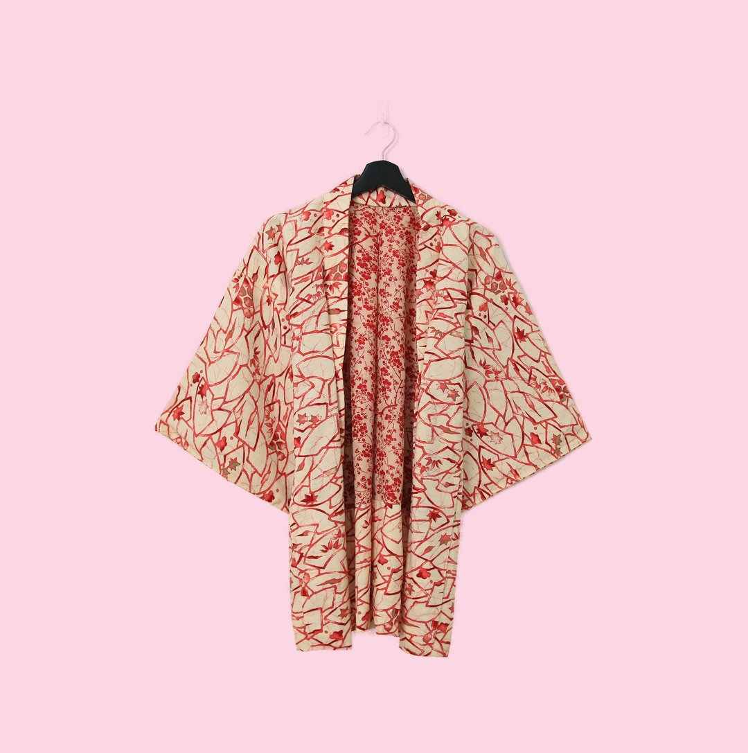 Back to Green-日本带回羽织 满版 红扇kb-27/vintage kimono - 女装休闲/机能外套 - 丝．绢 