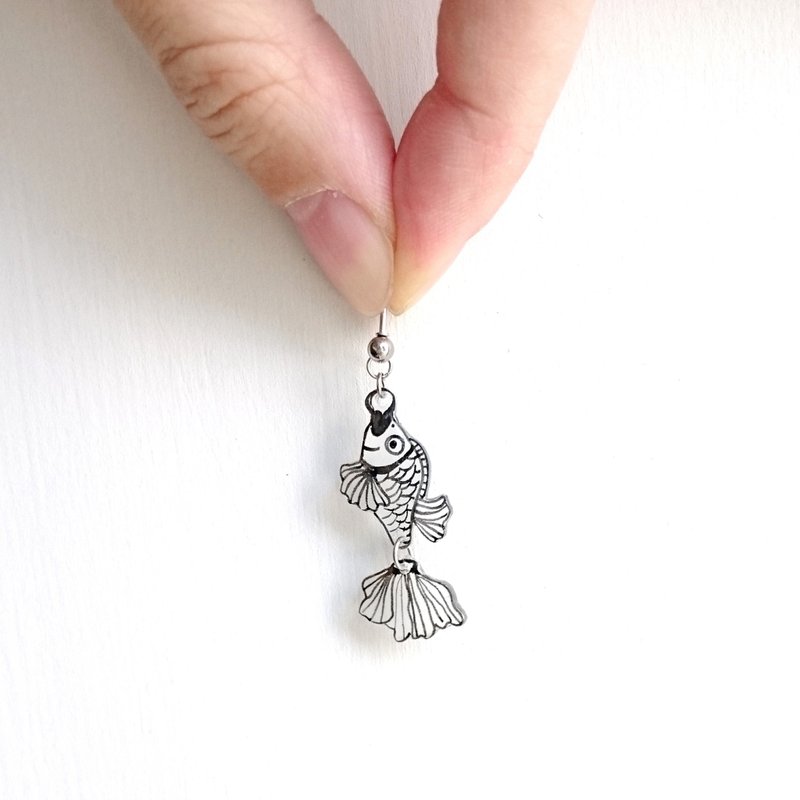 鱼好友系列耳环/耳夹- 黑色线条金鱼- 耳环/耳夹- 手绘-E006 - 耳环/耳夹 - 压克力 