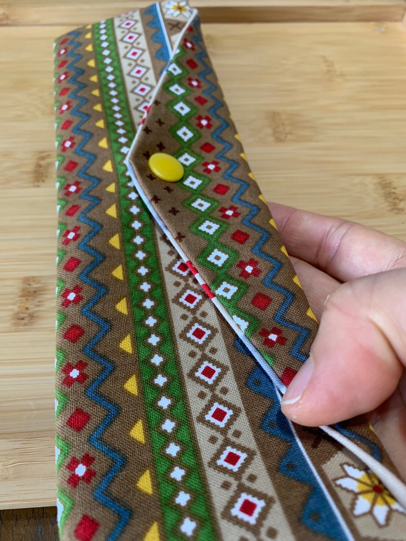 文青风环保纯棉筷袋 ~ 我们这一家 赛德克  萌宠 卡其 日本 潮物 - 收纳用品 - 棉．麻 卡其色