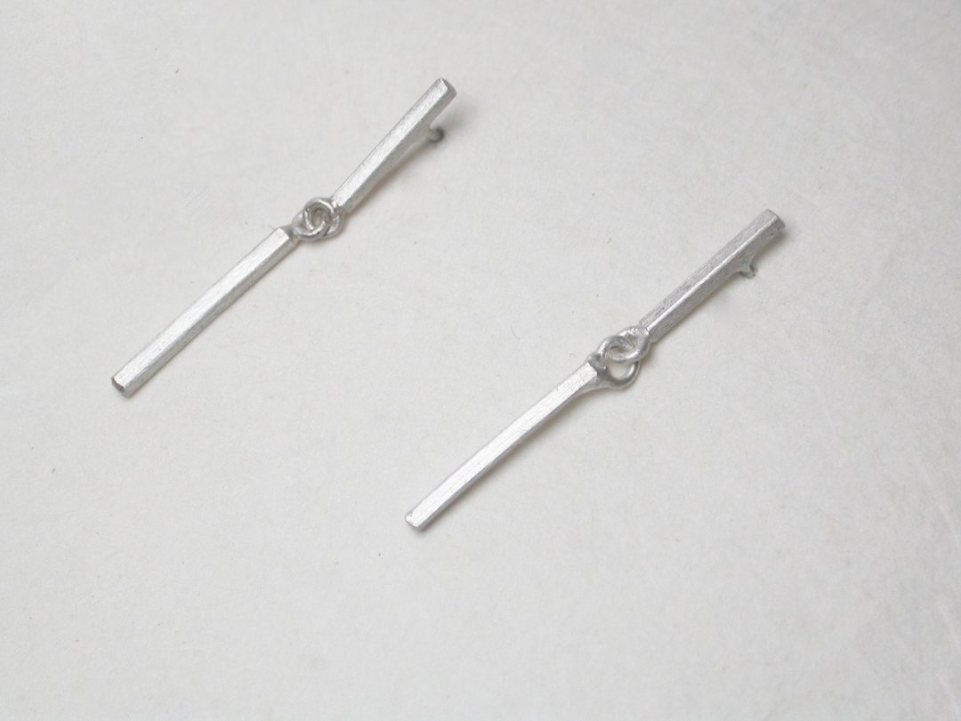 【Line 系列】 #a48 line耳环/ 925银/ 手工礼物/ 定制化 - 耳环/耳夹 - 银 白色