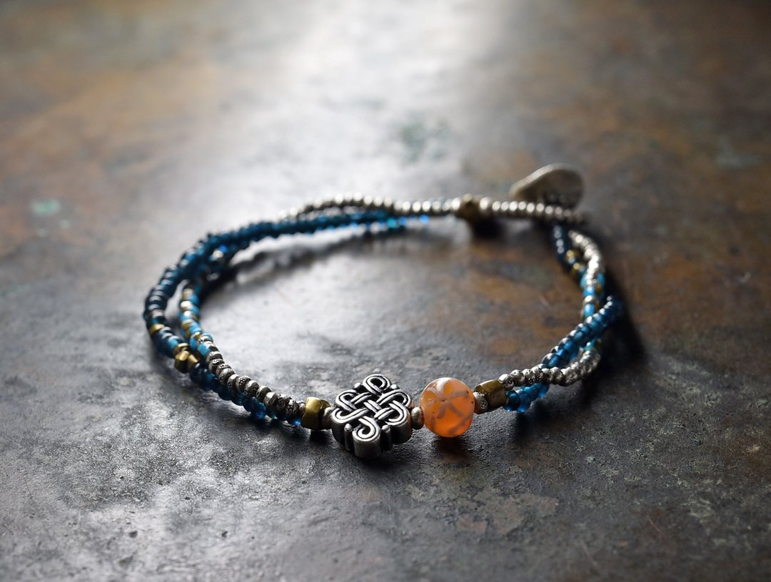 Etched Carnelian and Endless Knot, Indigo Blue Beads, Turquoise Blue White Hearts, Karen Silver Double Breath - 手链/手环 - 玻璃 蓝色