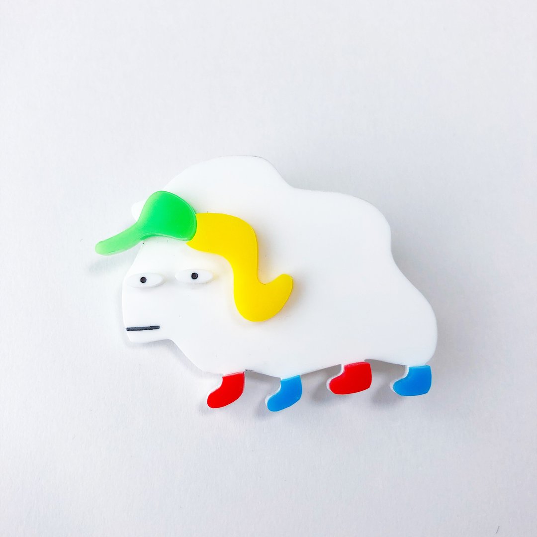 Cow brooch - 胸针 - 压克力 白色