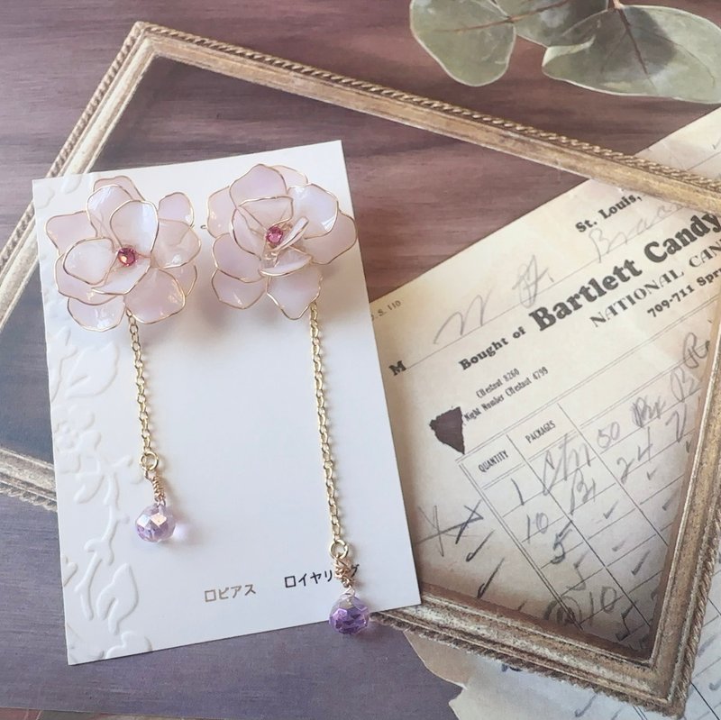 Liscia 迷人花瓣耳环 - 耳环/耳夹 - 其他材质 多色