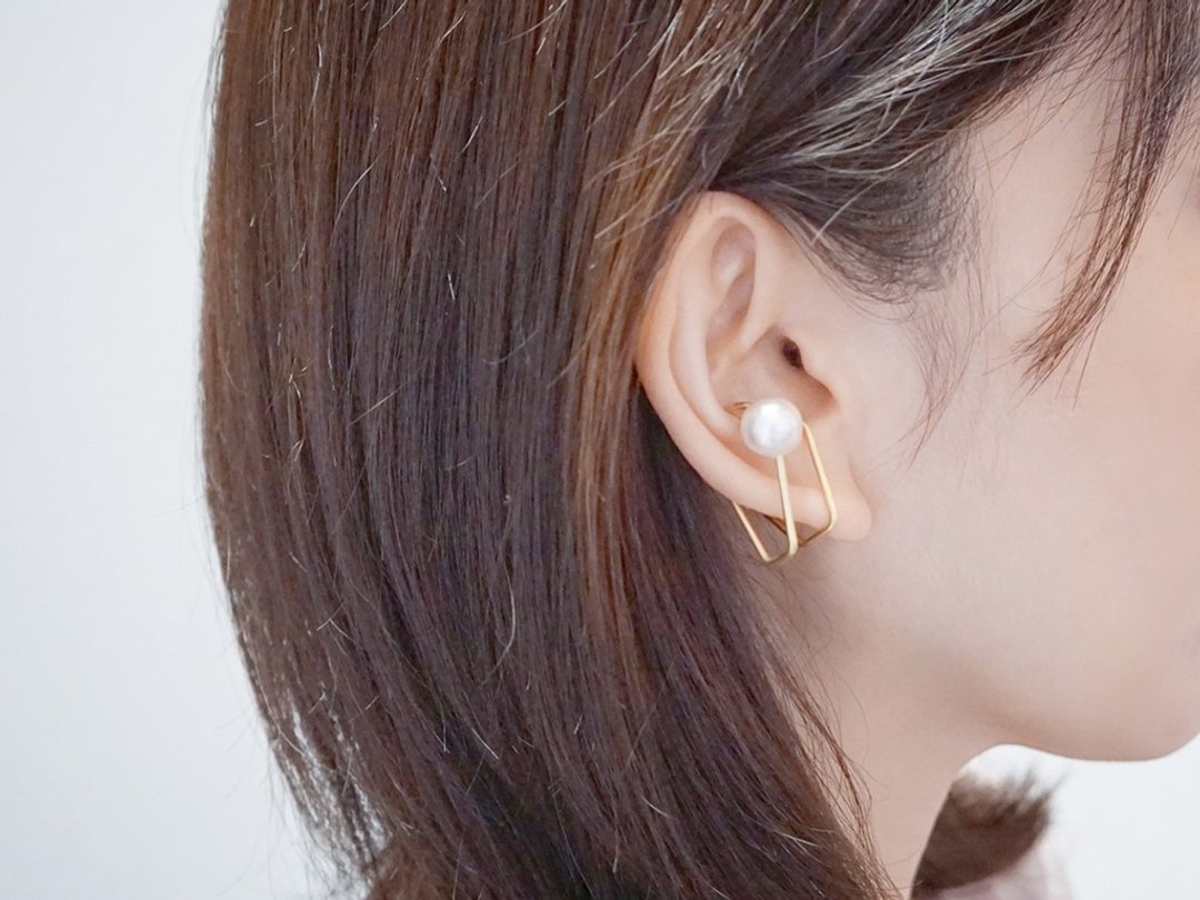 Brass ear cuff earrings mutual asymmetric both ears earrings - 耳环/耳夹 - 铜/黄铜 金色