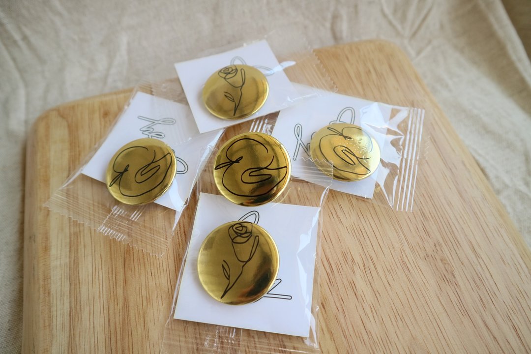 磁铁胸针 /  玫瑰 / 鸭子 - 胸针 - 其他金属 金色