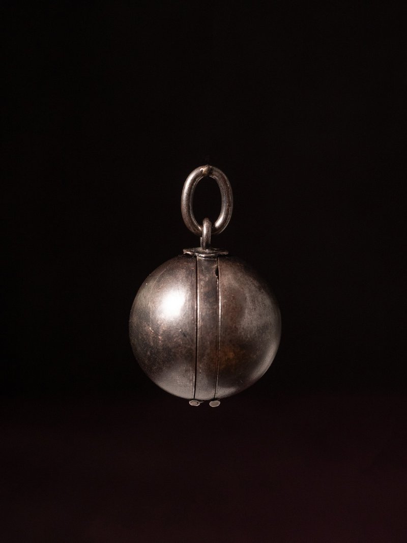 1860s 法国 球型双面相片坠 - 项链 - 其他金属 灰色