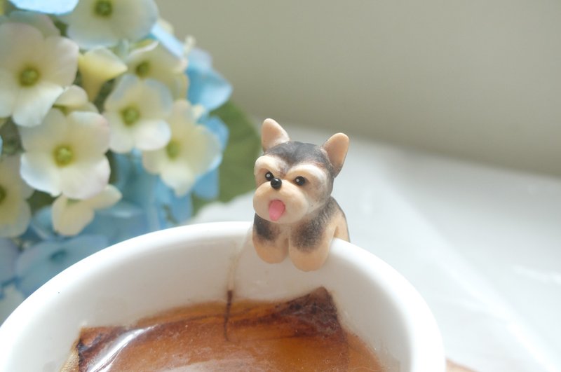 全手作 约克夏犬 约瑟爹利犬 窗边心意牌 / 杯缘子 茶包架 (两用) - 摆饰 - 粘土 透明