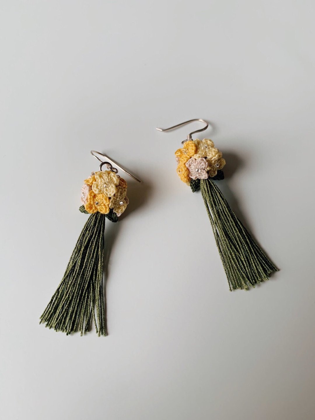 Yellow hydrangea earrings handmade silver 92.5 Silver/ crochet work. - 耳环/耳夹 - 纯银 黄色