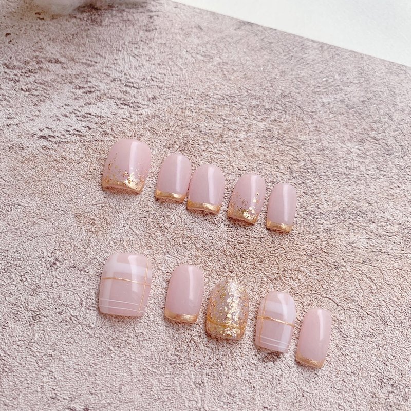 Light you up 小少女格纹指甲贴片/穿戴甲/订制美甲贴片 NA 62 - 指甲油/指甲贴 - 其他材质 粉红色