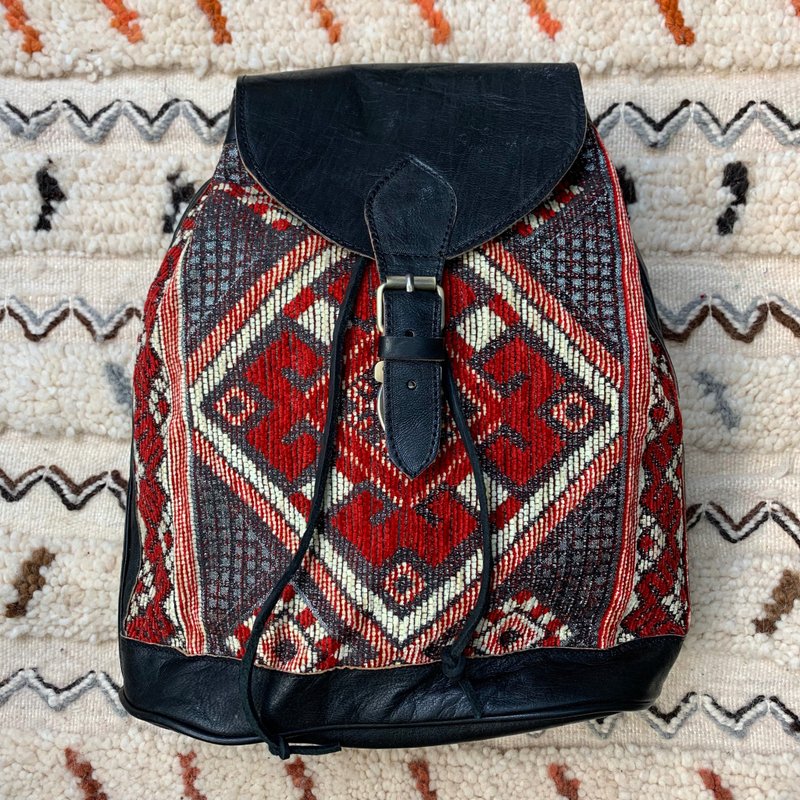 摩洛哥 荣耀阿玛济荷 多功能夹层 矿黑羊皮包 - 后背包/双肩包 - 真皮 黑色