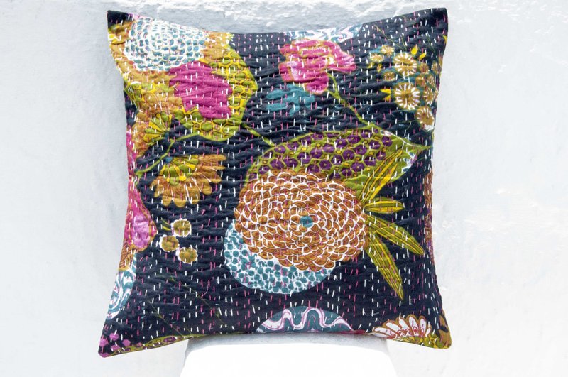 花朵刺绣抱枕套 纯棉抱枕套 民族风抱枕套-法式风 时尚黑花朵森林 - 枕头/抱枕 - 棉．麻 黑色