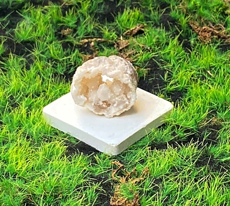 能量水晶摆饰-天然招财玛瑙路路通晶花球洞 招财开运 快速出货 - 摆饰 - 水晶 多色