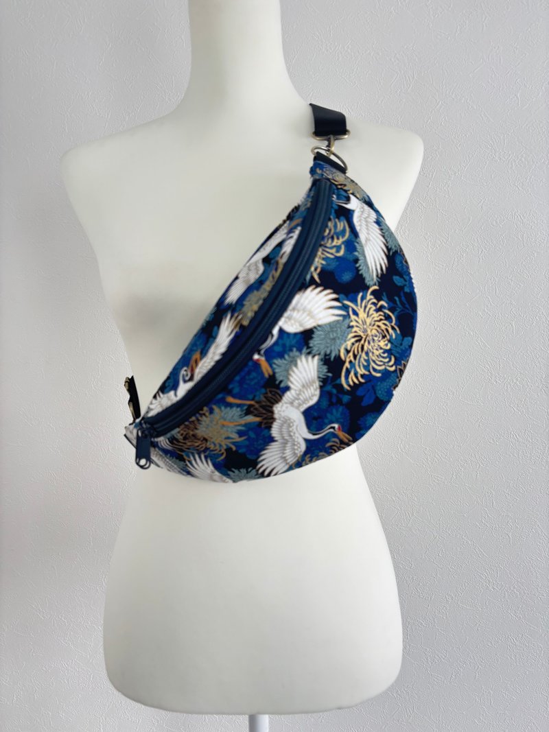 鹤菊和风斜肩包 铺棉维持蓬松廓形 侧背包 - 其他 - 棉．麻 蓝色