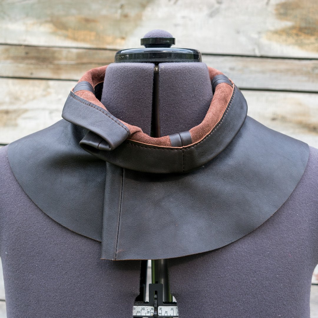 Leather Gorget Night watch / larp gorget / medieval armor READY TO SHIP - 其他 - 真皮 咖啡色