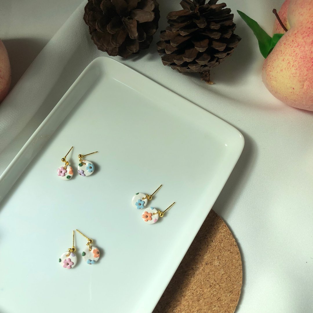 Polymer Clay Earrings : Mini Blooming - 耳环/耳夹 - 其他材质 多色