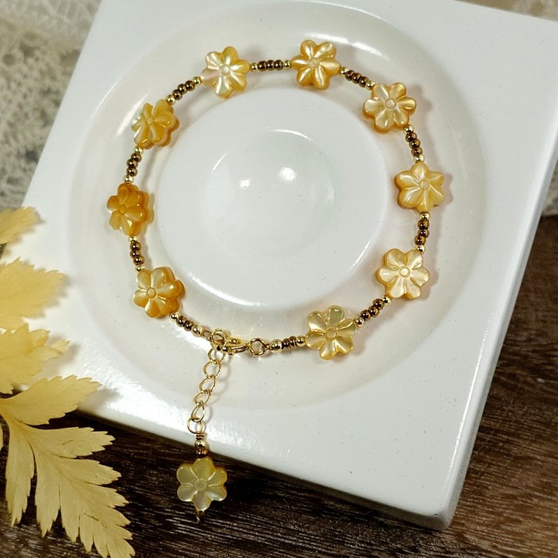 手链 天然 黄蝶贝 琉璃珠 包金 手珠 贝壳 花 半宝石 饰品 首饰 - 手链/手环 - 贝壳 