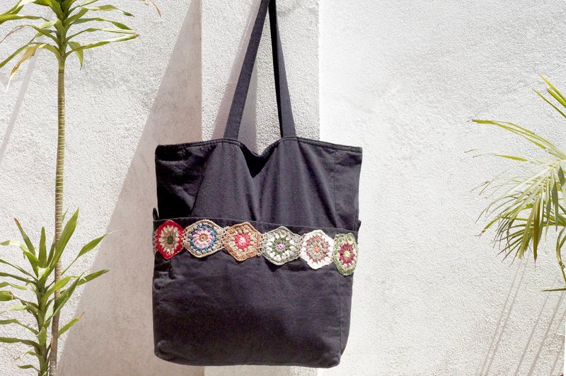 情人节 限量一件 手工钩针编织侧背包 / 肩背包 / 手编包 / 斜背包 / 编织包 / 钩织包 / 购物包 / 托特包 - 北欧风彩色缤纷花朵森林 - 手拿包 - 棉．麻 黑色