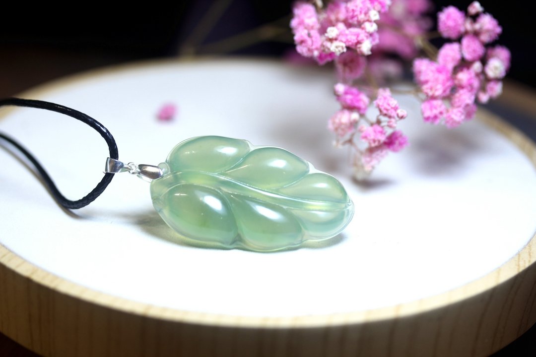 【金枝玉叶】岫玉叶子项链| 冰种吊坠| 女玉石挂件| 母亲节礼物 - 项链 - 玉石 绿色