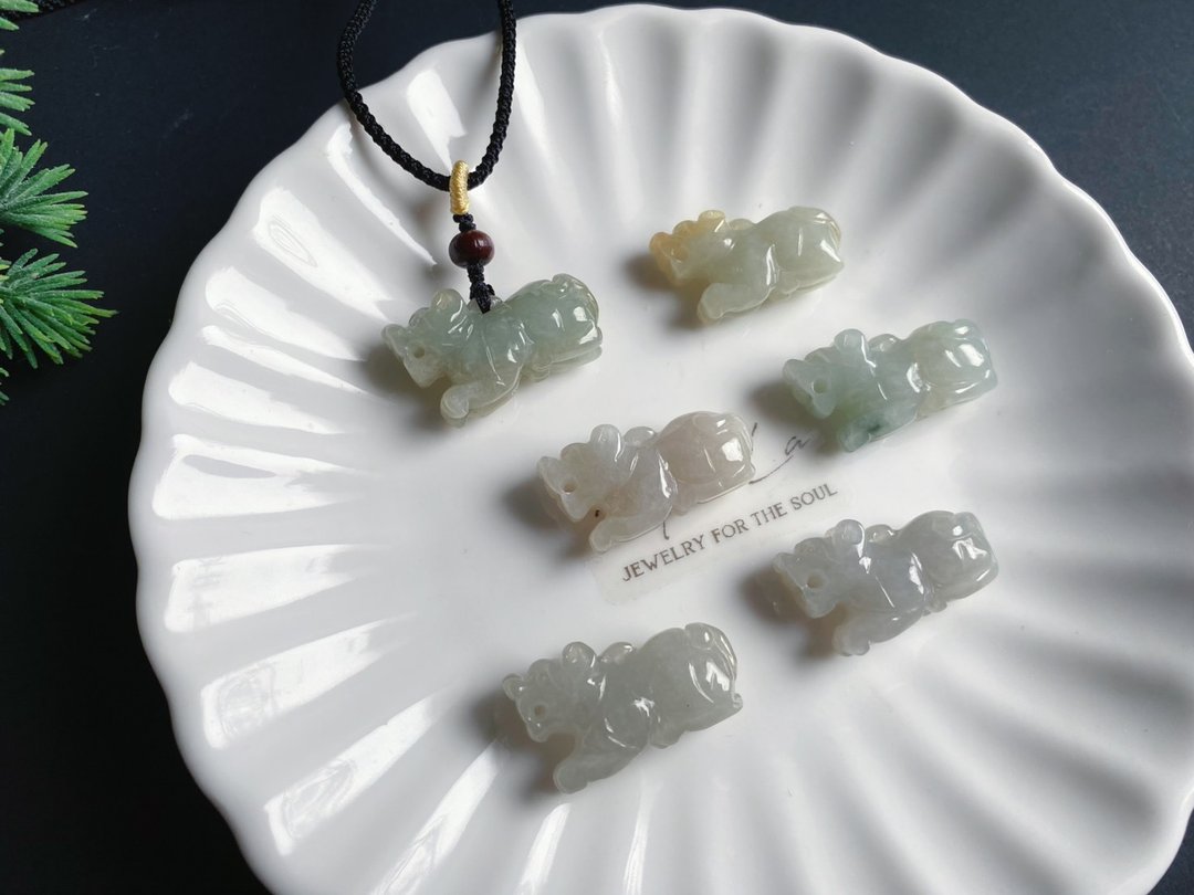 天然缅甸玉翡翠 虎 官运亨通 虎虎生威 项链 礼物 天然石 - 项链 - 玉石 绿色