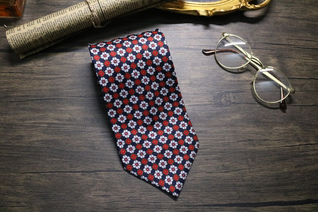 小碎花蚕丝领带型男雅痞百搭商务necktie - 领带/领带夹 - 丝．绢 多色