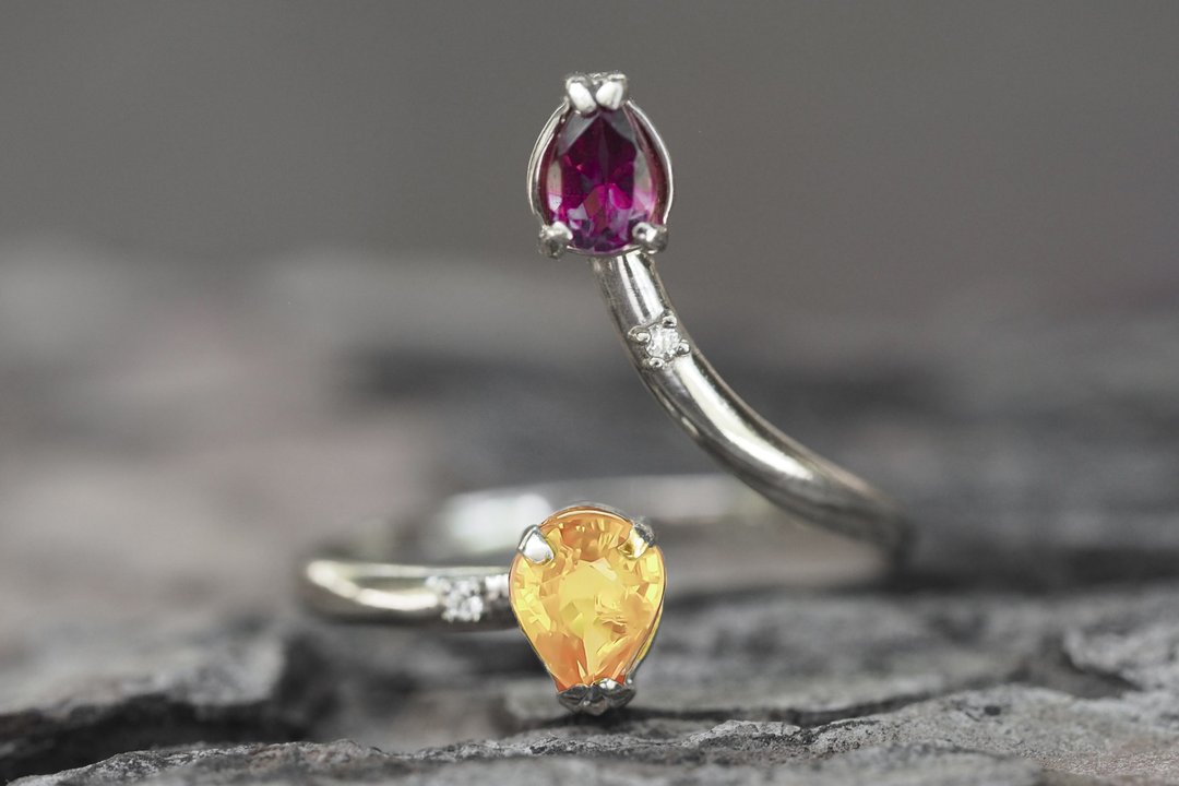 Color contrast ring with red garnet, yellow sapphire and diamonds - 戒指 - 贵金属 金色