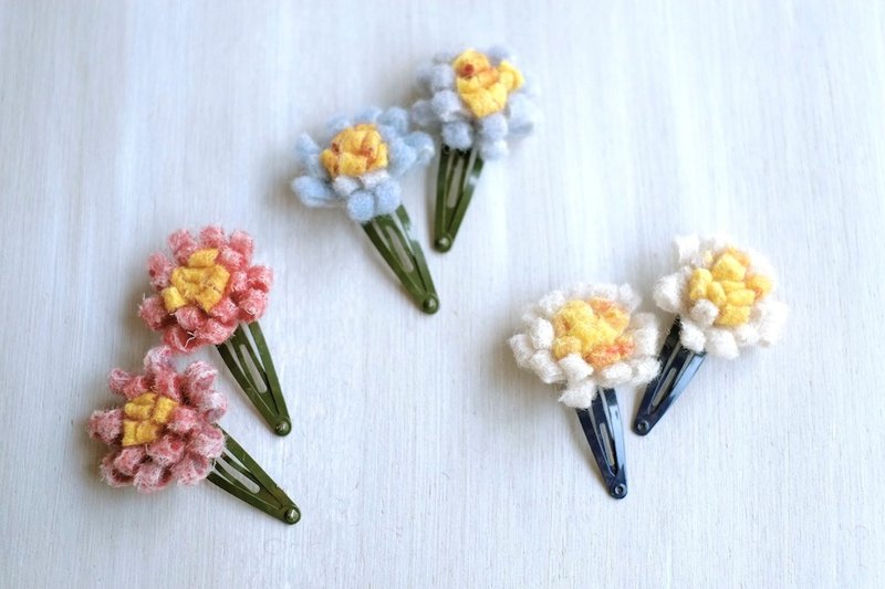Flower hairpin hair clip felt wool handmade hair accessory - 发饰 - 羊毛 红色