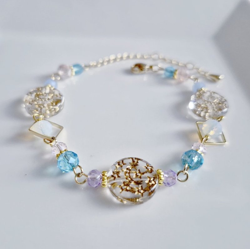 复古风压克力珠饰与圆形金属圈手链，金色、薄荷蓝，生日礼物，尺寸可调 - 手链/手环 - 玻璃 多色