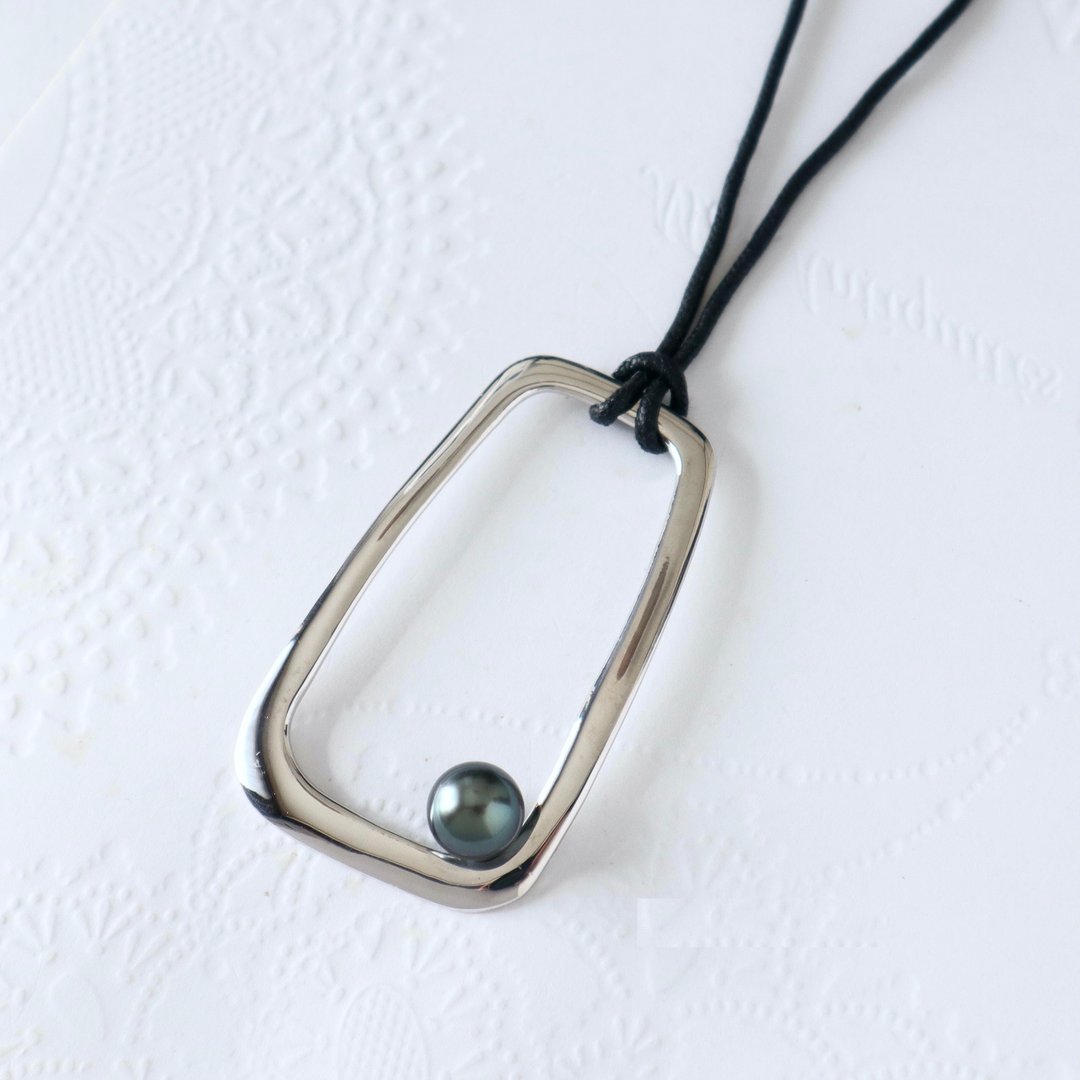 Tahitian pearl black pearl and silver minimal design pendant - 项链 - 珍珠 银色