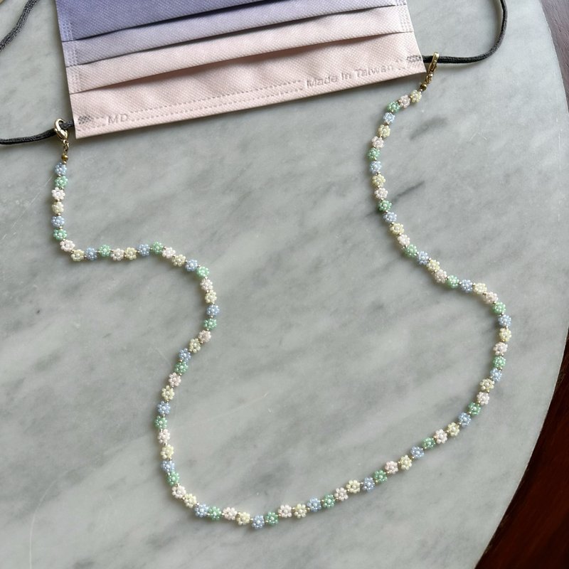 Minertés+日本古董珠系列－小粉花系列口罩链+ - 口罩 - 玻璃 多色