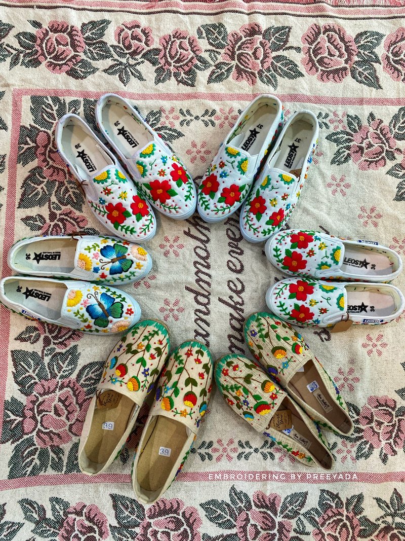 hand embroidered shoes  Buddy Kung Fu style, comfortable to wear. - 男女凉鞋 - 绣线 