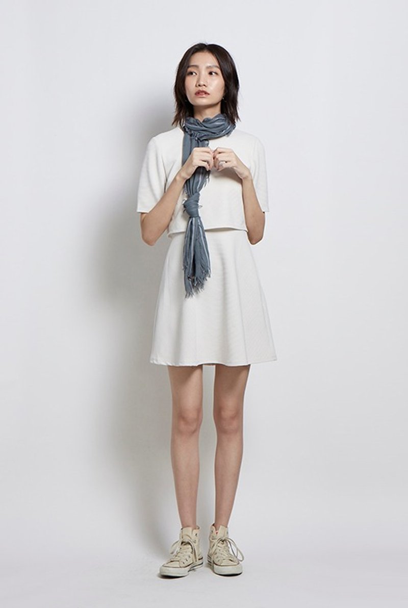 女人我最大推荐 - 小跑步 - 胶原蛋白胜肽美肤丝巾-竹藤灰 - 丝巾 - 其他材质 灰色