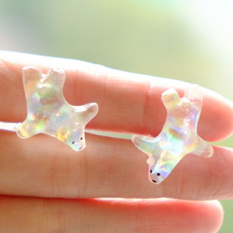 【しろくま】Aura Polar Bear Ear Rings 北极熊幻彩彩虹耳环耳夹 - 耳环/耳夹 - 树脂 白色
