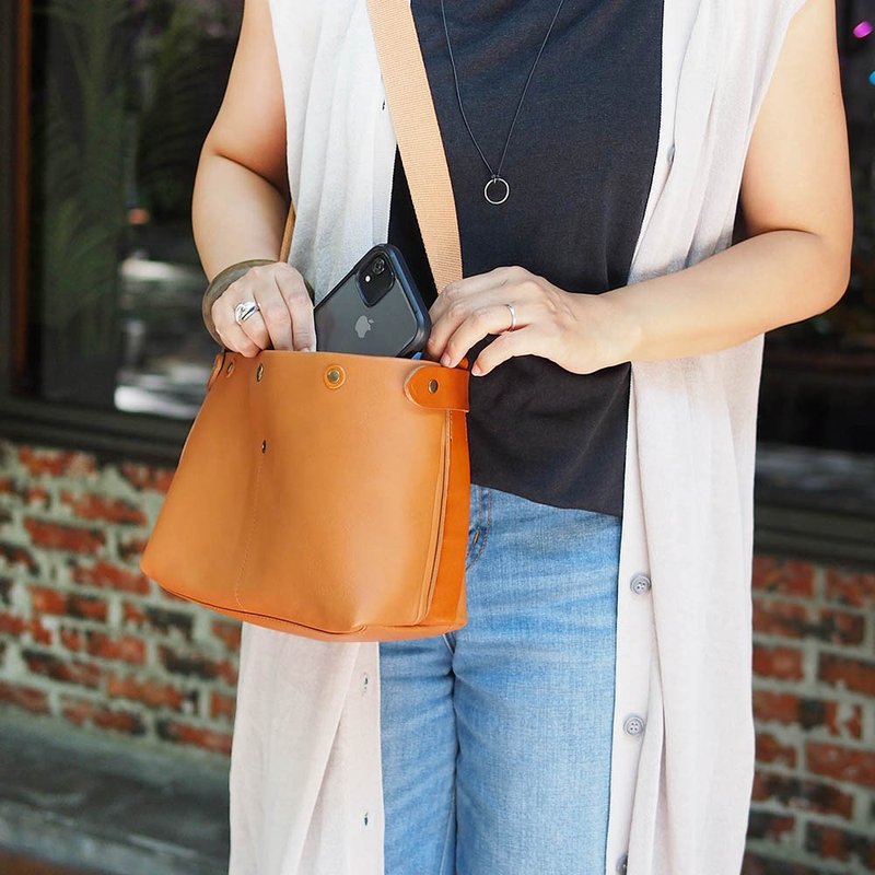 日本职人手工 随身牛皮侧背/斜背包 Made in Japan by suolo - 侧背包/斜挎包 - 真皮 