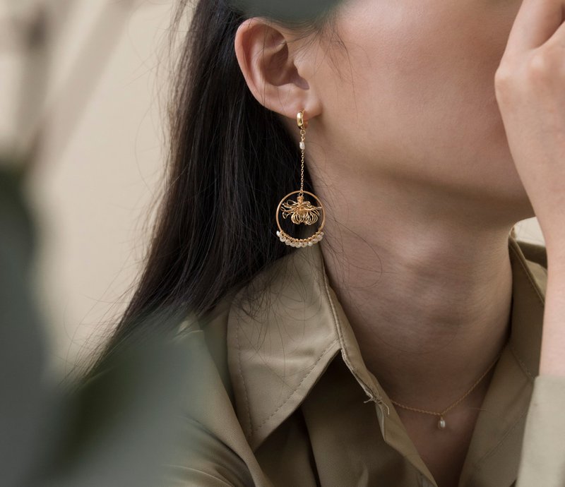 【自愈者】- kiss by light - 耳环/耳夹 - 树脂 白色