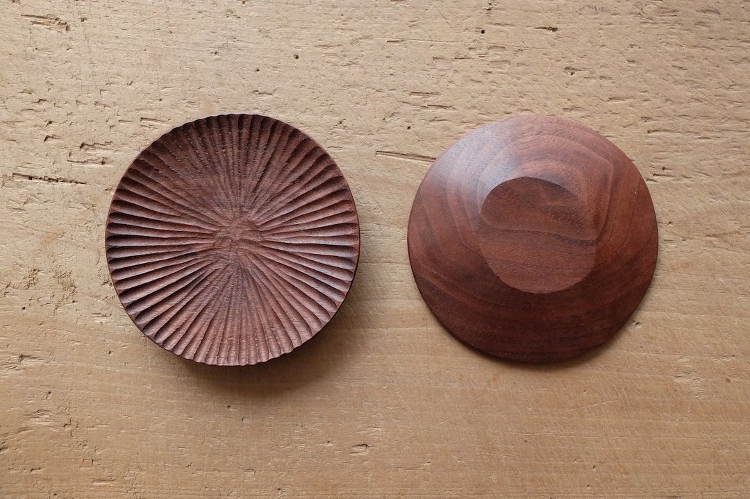 Small plate walnut oil / beeswax finish - 浅碟/小碟子 - 木头 咖啡色