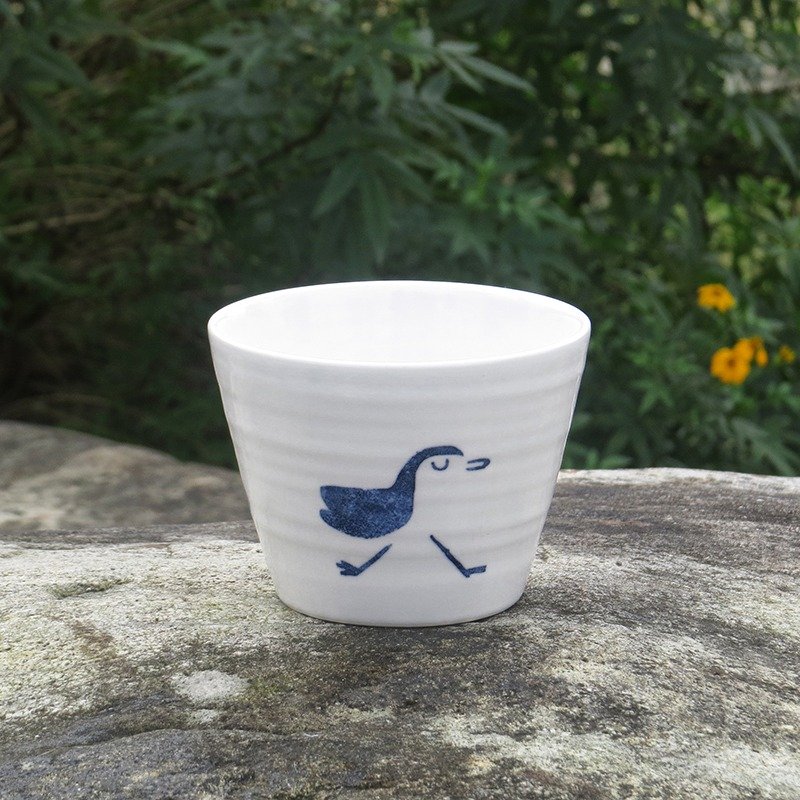 【逗 趣】猪口杯-白腹秧鸡-240ml - 茶具/茶杯 - 瓷 白色