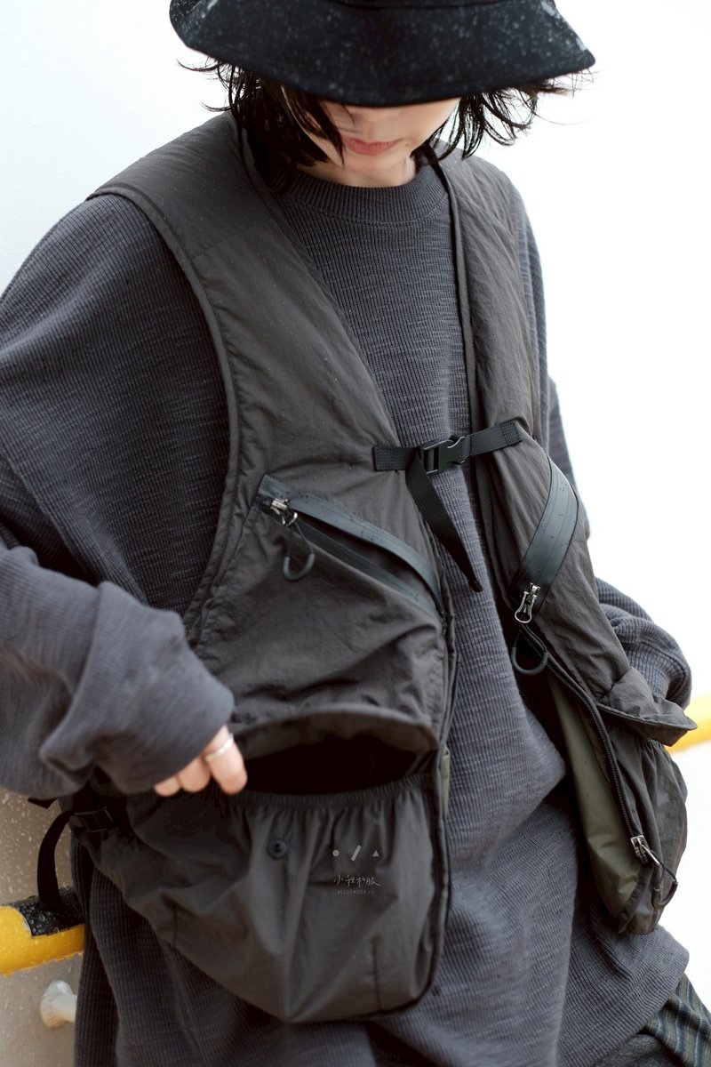 摄影师专攻多功能羽量级穿搭背心 - 女装背心 - 聚酯纤维 黑色