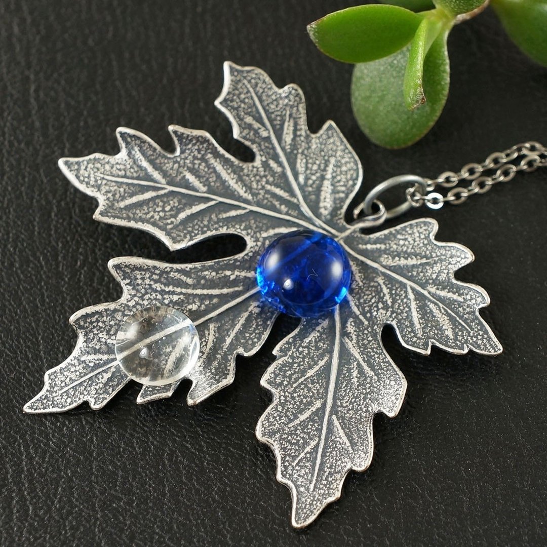 Silver Maple Leaf Ultramarine Blue Glass Forest Pendant Necklace Woman Jewelry - 项链 - 其他金属 蓝色