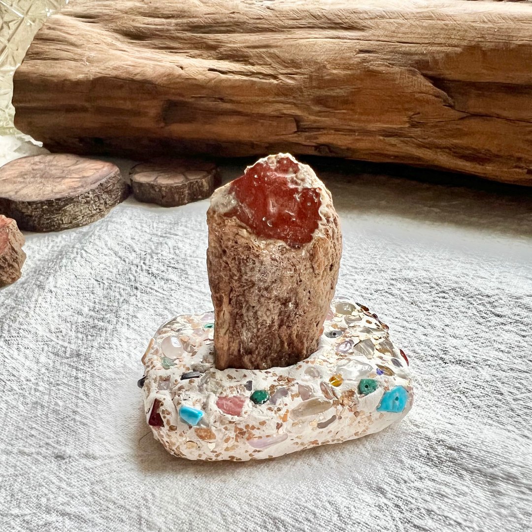 招财树 木化石 水晶摆件 附阿拉丁魔毯底座 - 摆饰 - 水晶 橘色