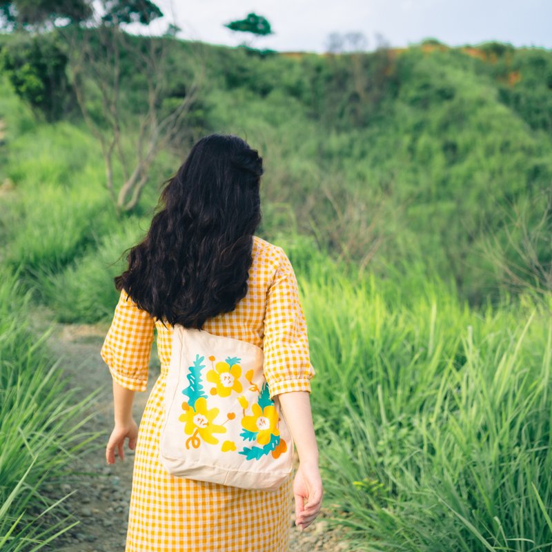 台湾原生植物-帆布蝴蝶结购物袋 - 侧背包/斜挎包 - 棉．麻 白色