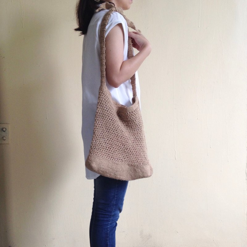 晓织物-春日漫游-麻线编织网状肩背袋 - 侧背包/斜挎包 - 棉．麻 卡其色