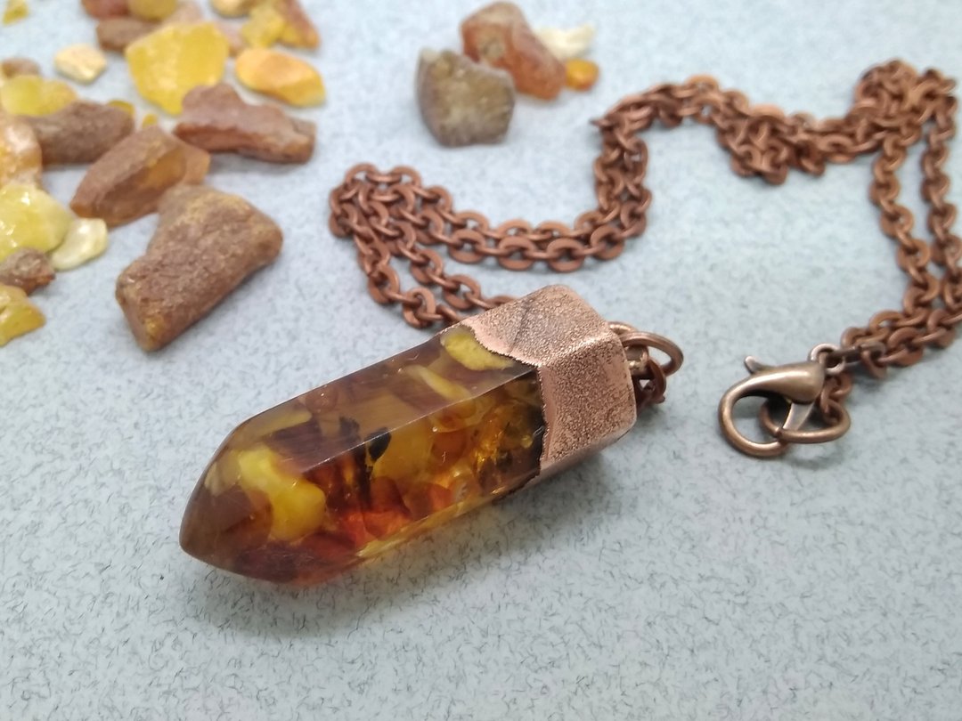 Amber pendulum necklace / Resin and amber jewelry / Small pendulum for dowsing - 项链 - 宝石 橘色